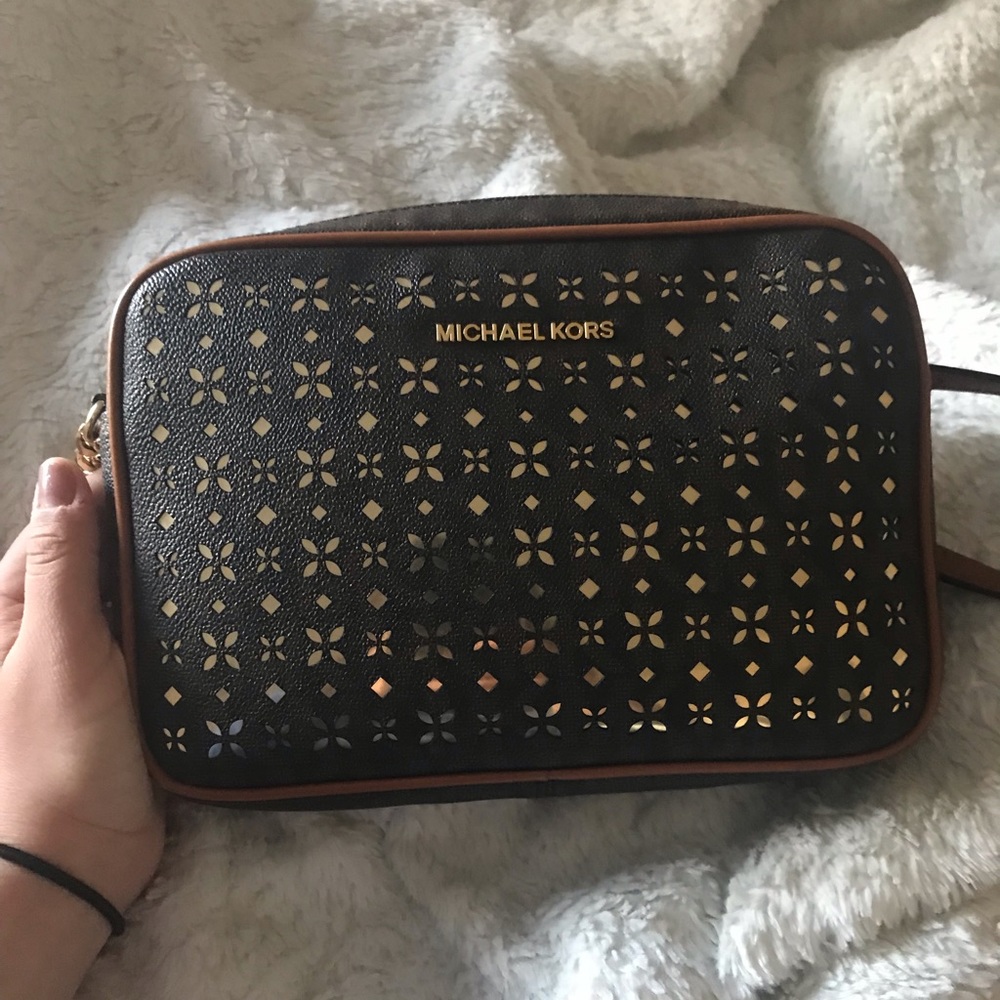 MK Jet Set Travel Large East West Crossbody